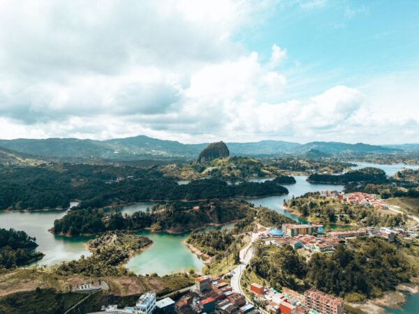 Traslado privado: origen Aeropuerto de Medellín, destino Guatapé