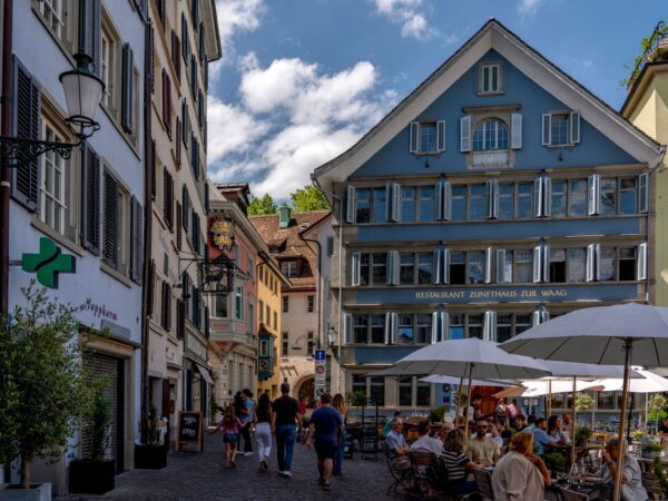 Private Transfer: Zurs to Zurich Ch
