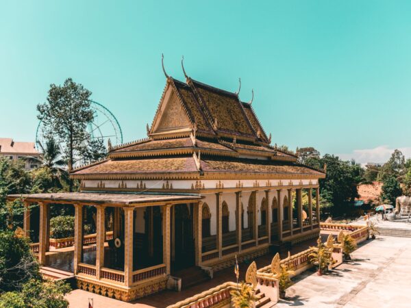 Transfer privado entre Oudong e Aeroporto Internacional de Phnom Penh