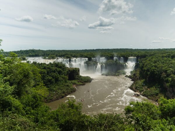 Traslado privado: origen Cataratas del Iguazú Argentina, destino Ciudad del Este Py