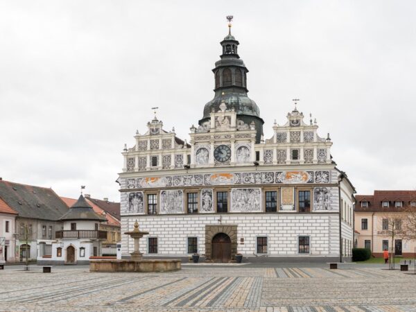 Private Transfer: Pardubice to Vienna At
