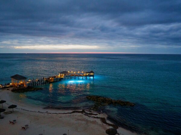 Privattransfer: Nassau – Sandyport Strand